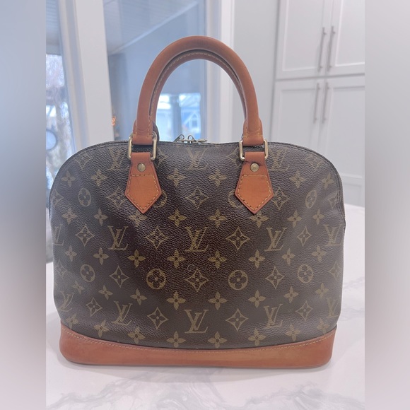 LOUIS VUITTON Alma Vintage Monogram Handbag Monogram Canvas - Picture 3 of 14